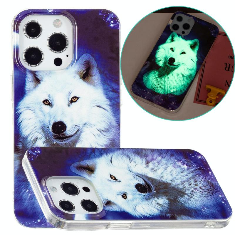 Lichtgevende TPU zachte beschermhoes voor iphone 13 pro max (sterrenhemel wolf)