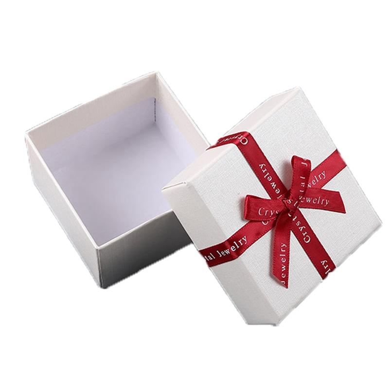 10 STUKS Bowknot Sieraden Gift Box Vierkante Sieraden Papier Verpakking Doos Specificatie: 9x9x4cm (Romig Wit)