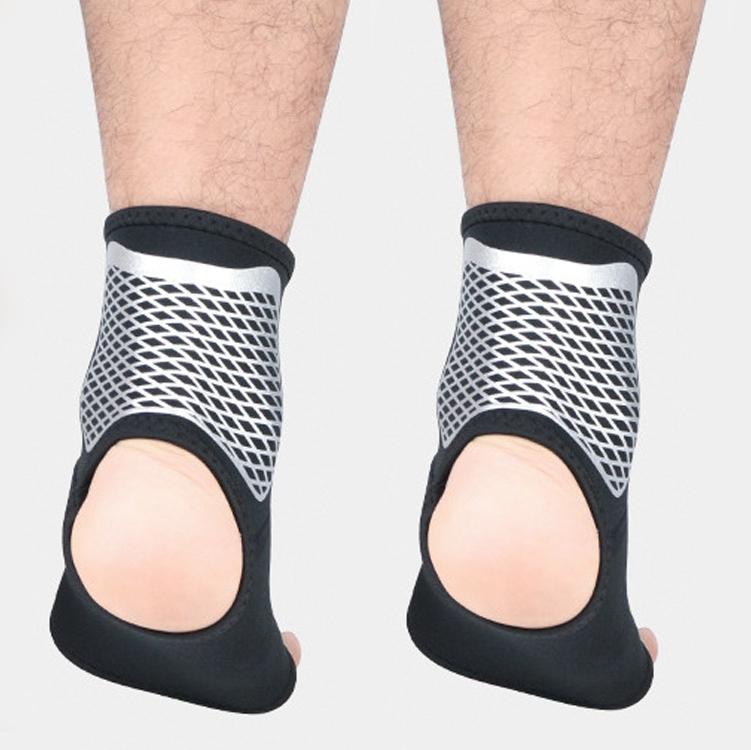 Een paar sport enkel ondersteuning compressie enkel sokken outdoor basketbal voetbal bergbeklimmen beschermende uitrusting grootte: S (zwart)
