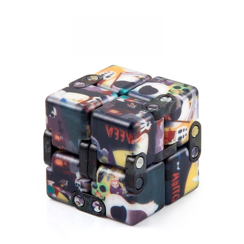 3 stks Unlimited Magics Cube Kleurrijke UV Printing Pocket Magic Cube Verscheidenheid Vouwen Vingertop Magic Cube Decompressy Toy (No.168-8-31 Hallowe