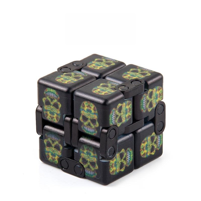 3 stks Unlimited Magics Cube Kleurrijke UV Afdrukken Pocket Magic Cube Verscheidenheid Vouwen Vingertop Magic Cube Decompressy Toy (No.168-8-34 Gele S